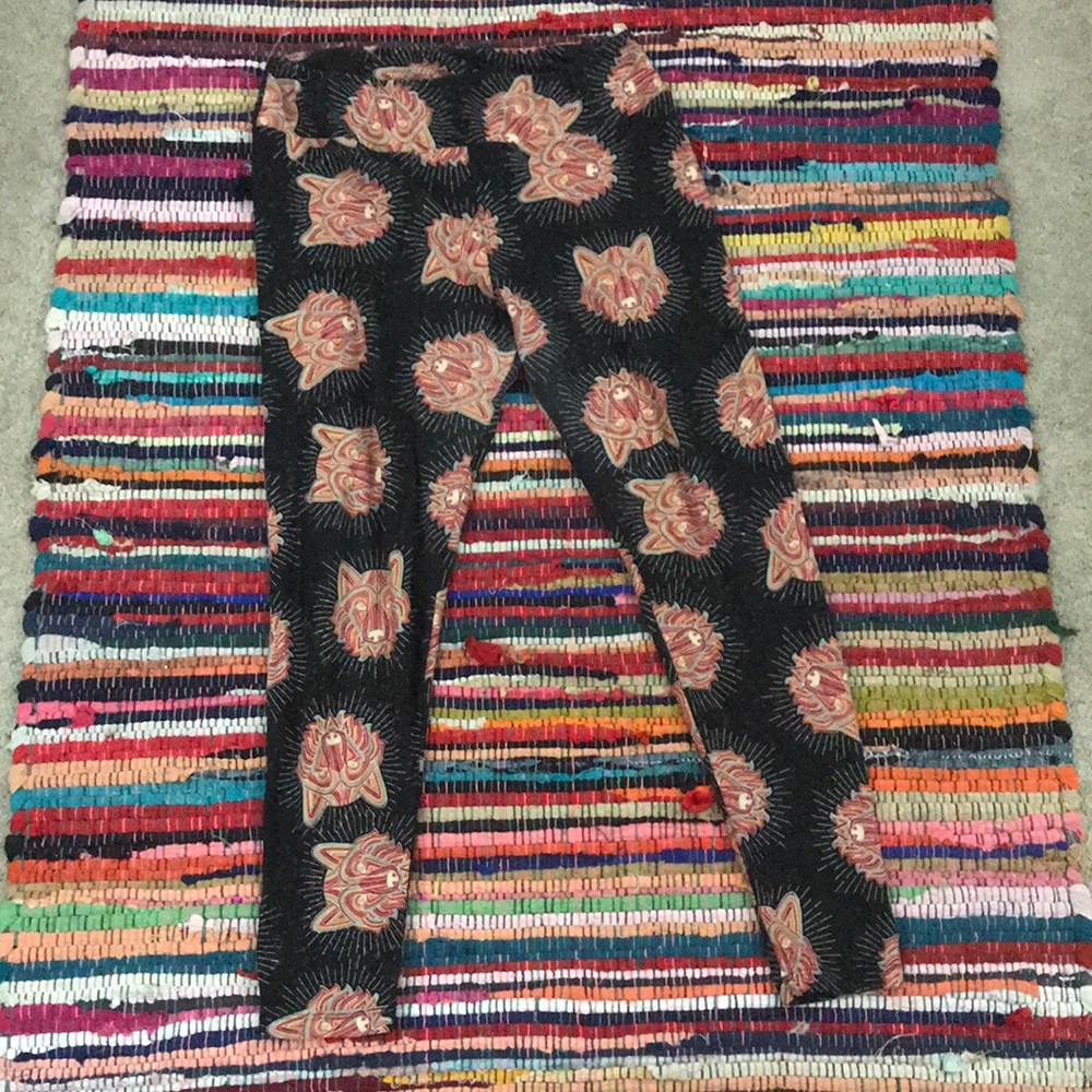 Lularoe legging (lion print)